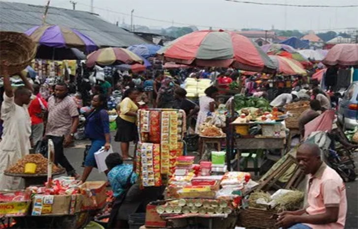 Naira scarcity: Petty traders reject transfers as customers scam them with fake alerts