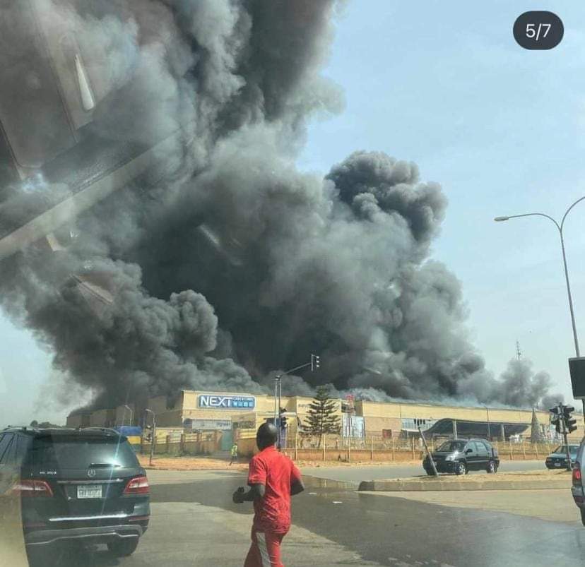 Just in: Fire razes down a section of Onitsha market