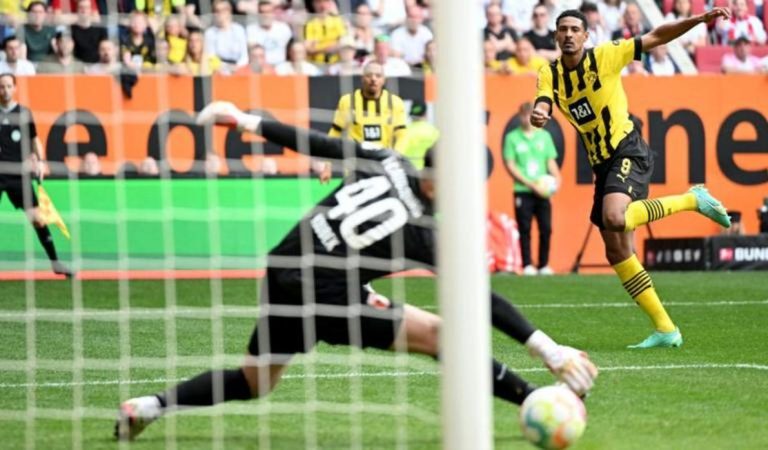 Dortmund go two clear of Bayern heading into final day