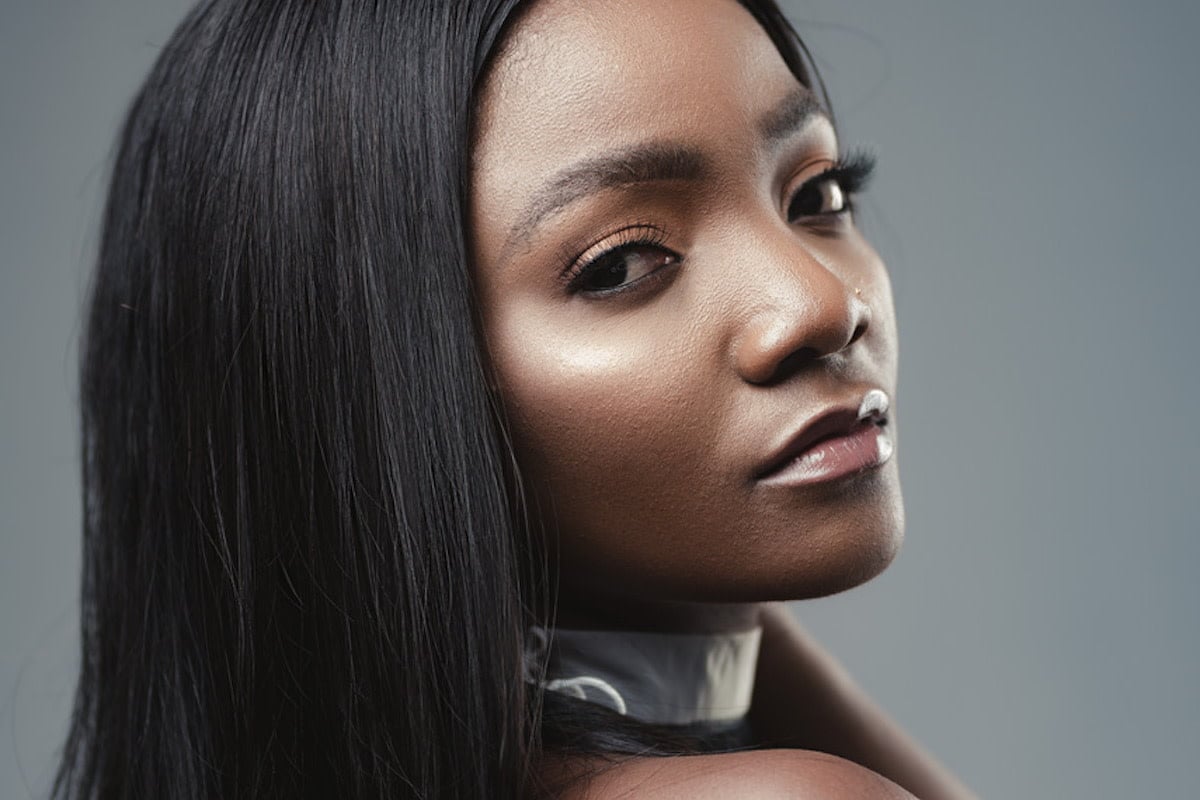 Singer Simi blasts those insinuating she speaks with fake accent
